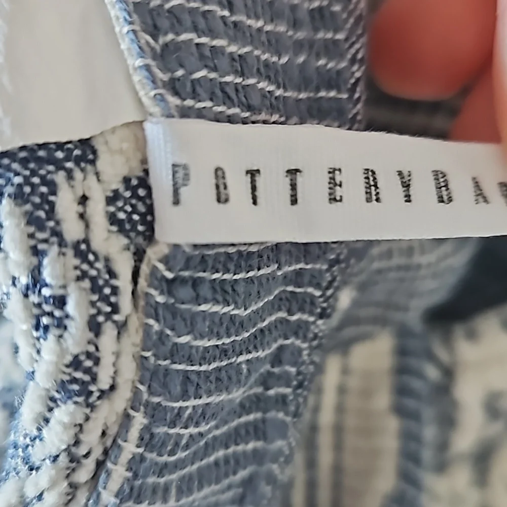 Pottery Barn Jacquard Shams, set of 2 standard size - Picture 4 of 4